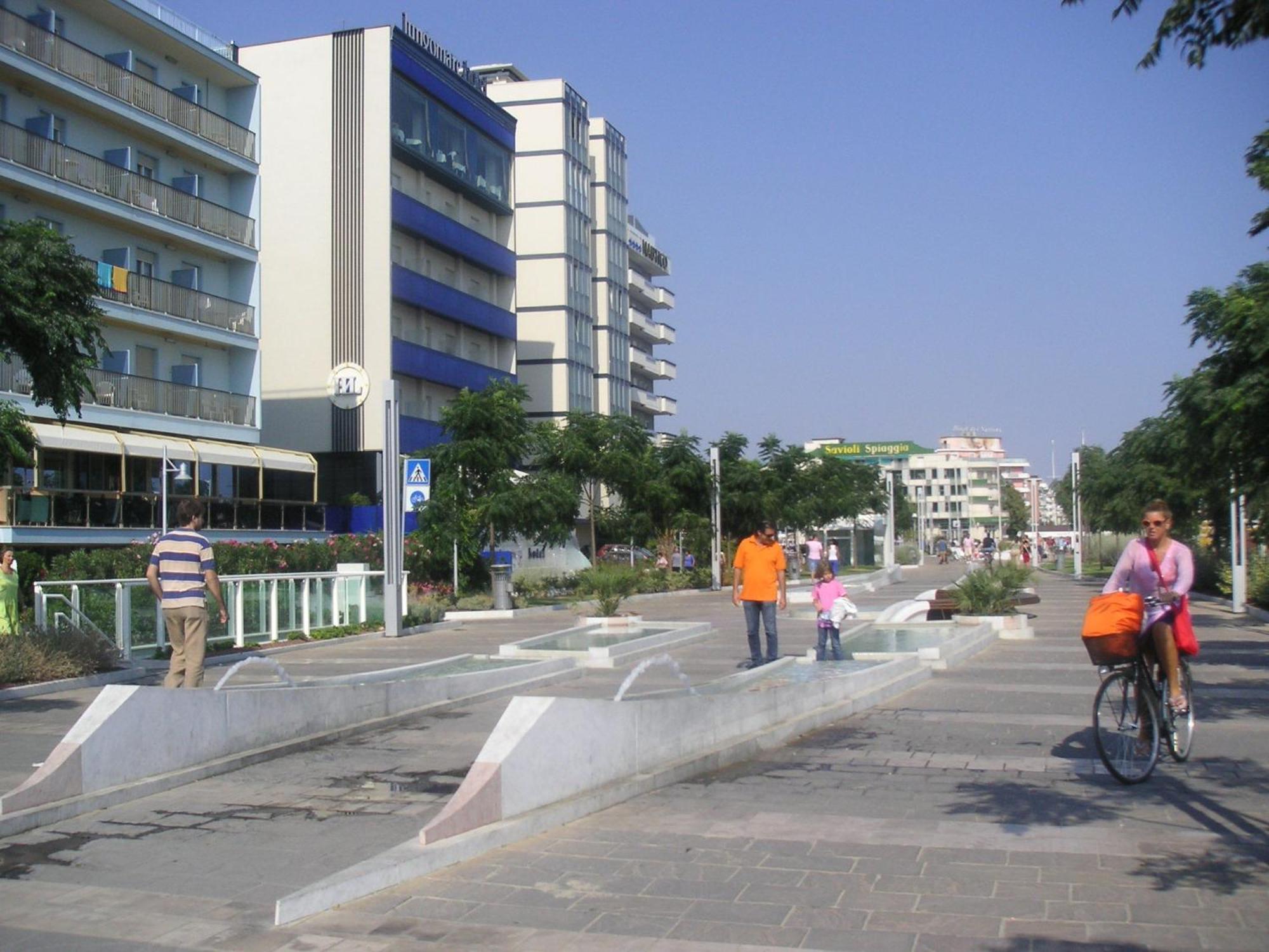 Hotel Canasta Riccione Exterior photo